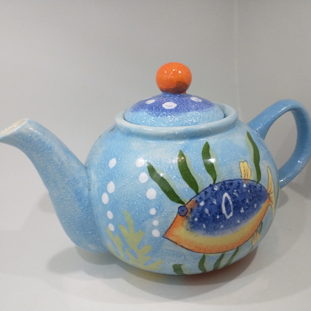SOLD OUT!! NOT AVAILABLE!!!TEA POT- CERAMIC. BRAND NEW!!!
